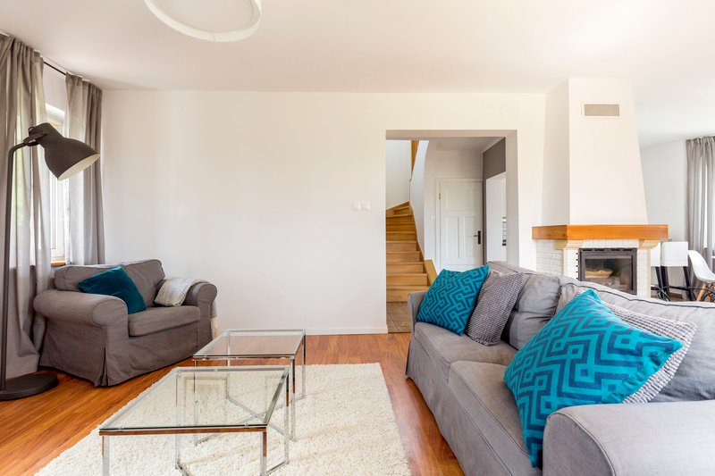 espaciosa sala acogedora